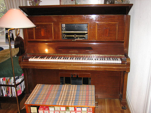 Gustafs Steck-tillverkade pianola.
