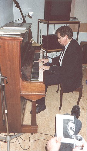 Peter Lundberg during the 
concert.