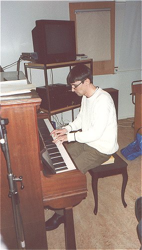 Oleg Mezjuev during the 
concert.